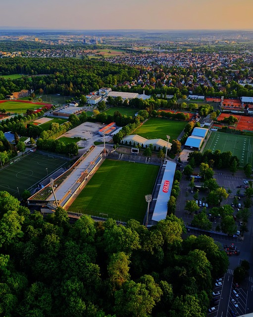 险些被扳平！卡赫胡德球员禁区爆射破门，但越位在先进球无效.